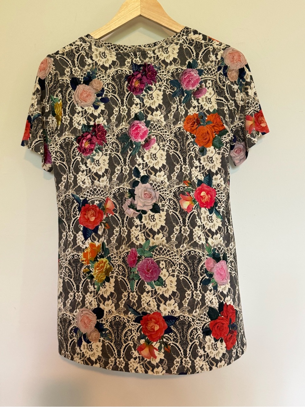 Johnny Was Rose Lace Floral V-Neck Swing Tee Top XS - Picture 5 of 6